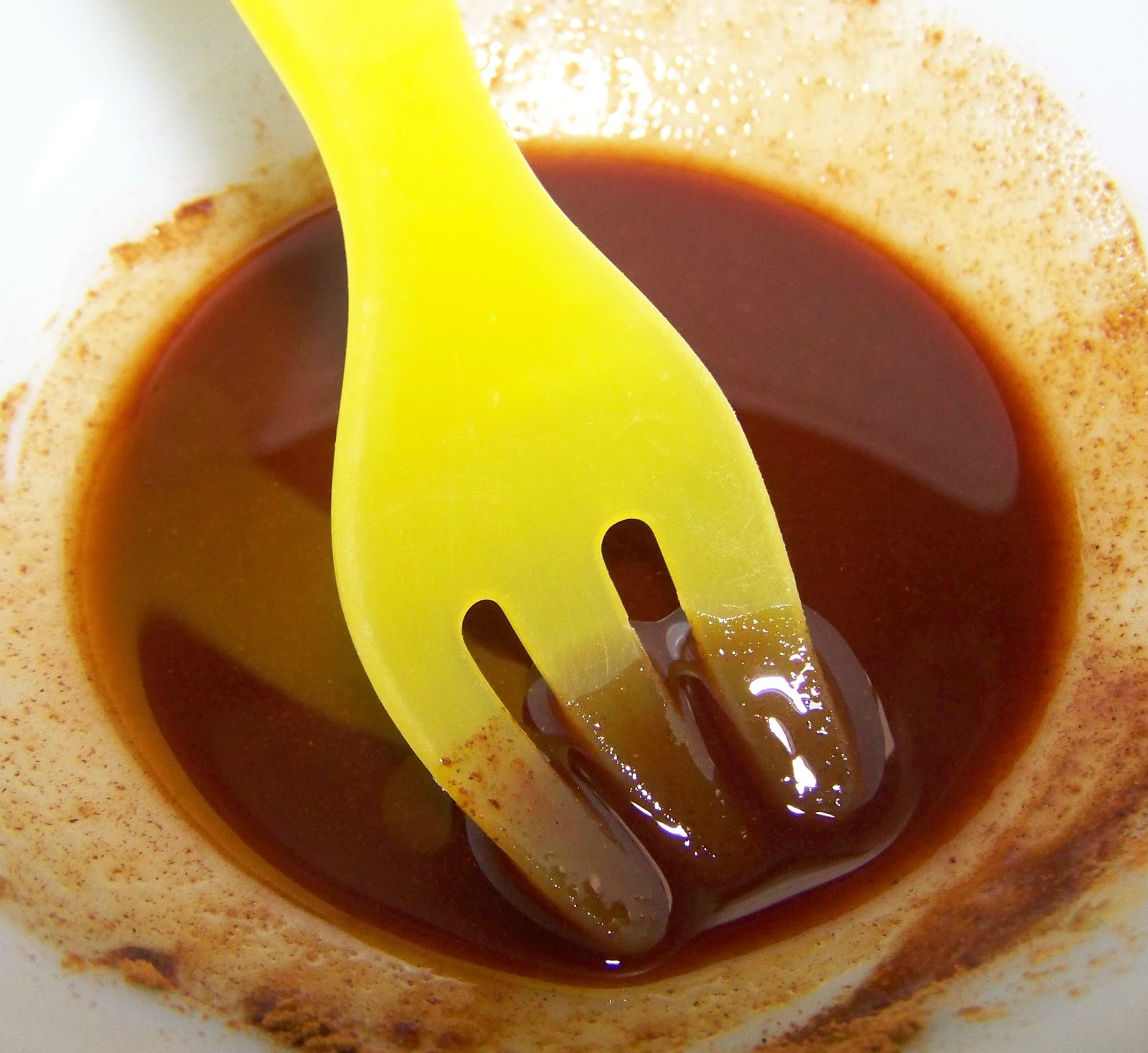 Poppy Juice Olive Oil Cinnamon Lip Plumping Scrub