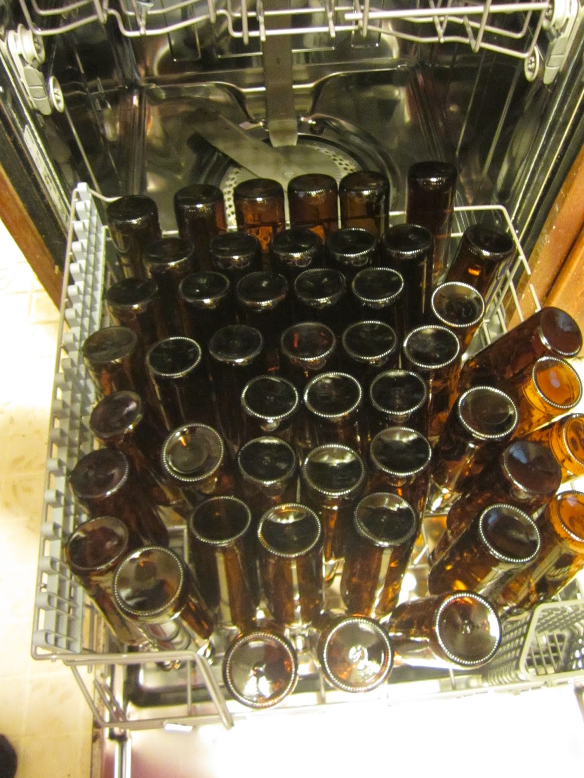 Reviews, Chews & HowTos Hop To It Make Your Own Awesome Beer!