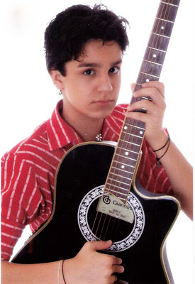 O cantor na adolescência (reprodução)
