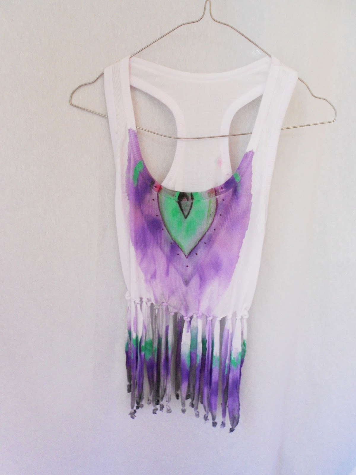 De la Mente al Pincel: CAMISETAS HIPPIES PINTADAS Y TEÑIDAS A MANO