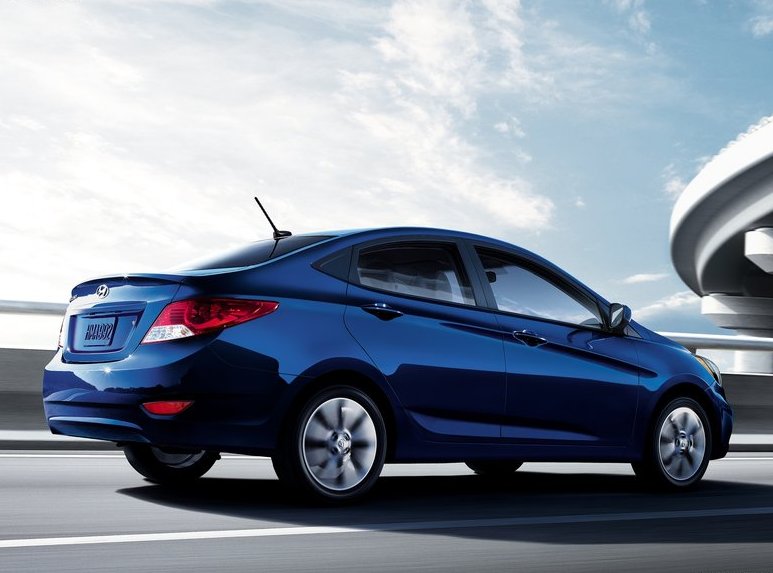 and Many more. New Hyundai Accent/Verna 2012 features,mpg and performance