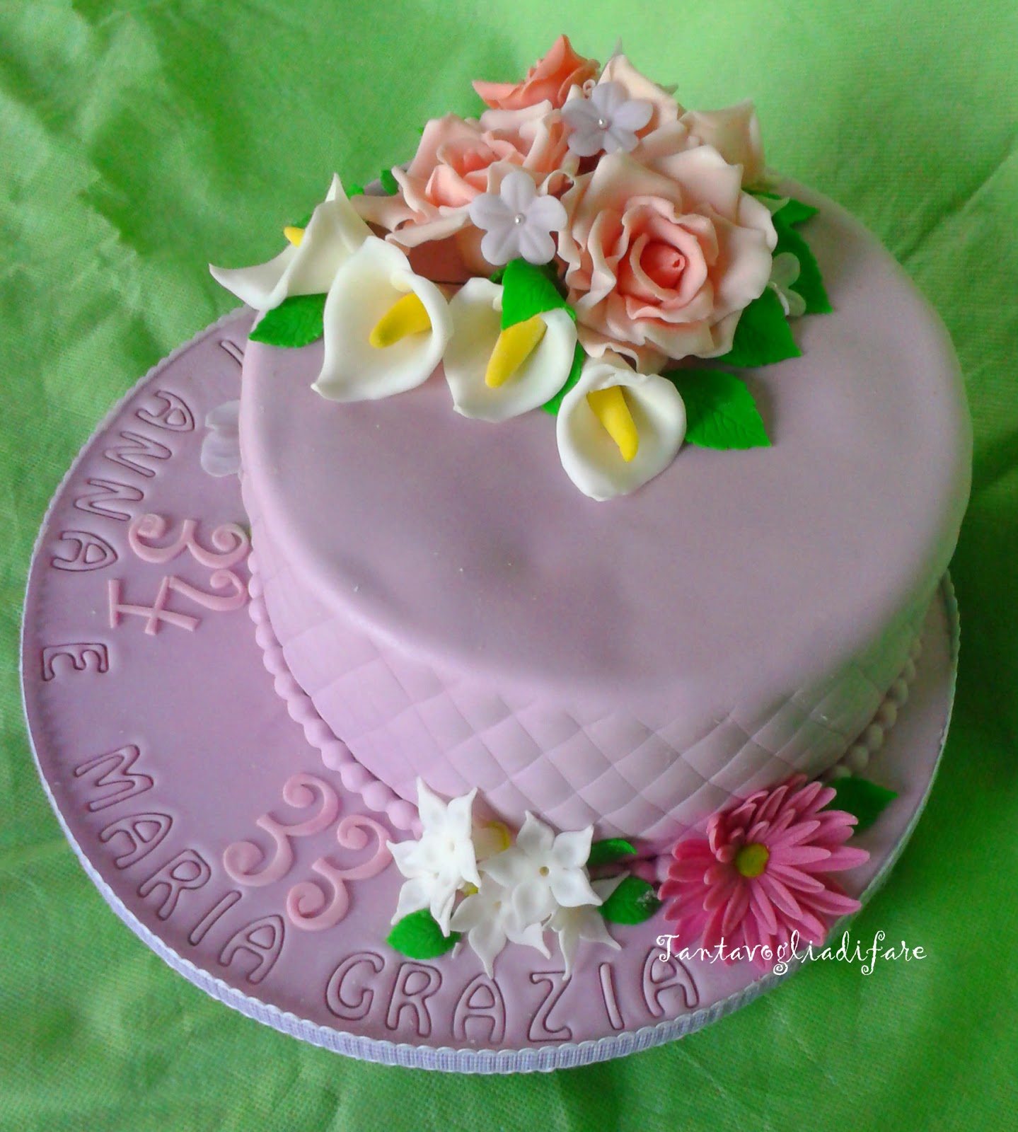 torta romantica con fiori...