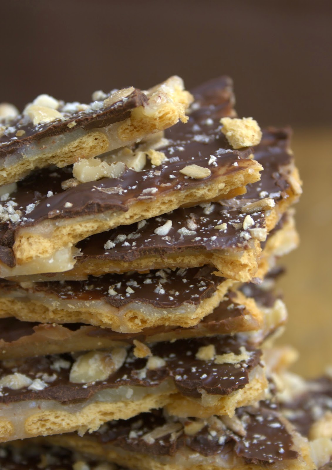 Cosas con Encanto BRITTLE DE CHOCOLATE NEGRO Y CARAMELO CON FRUTOS
