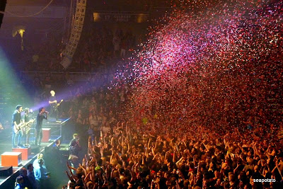coliseum cannons blasted confetti