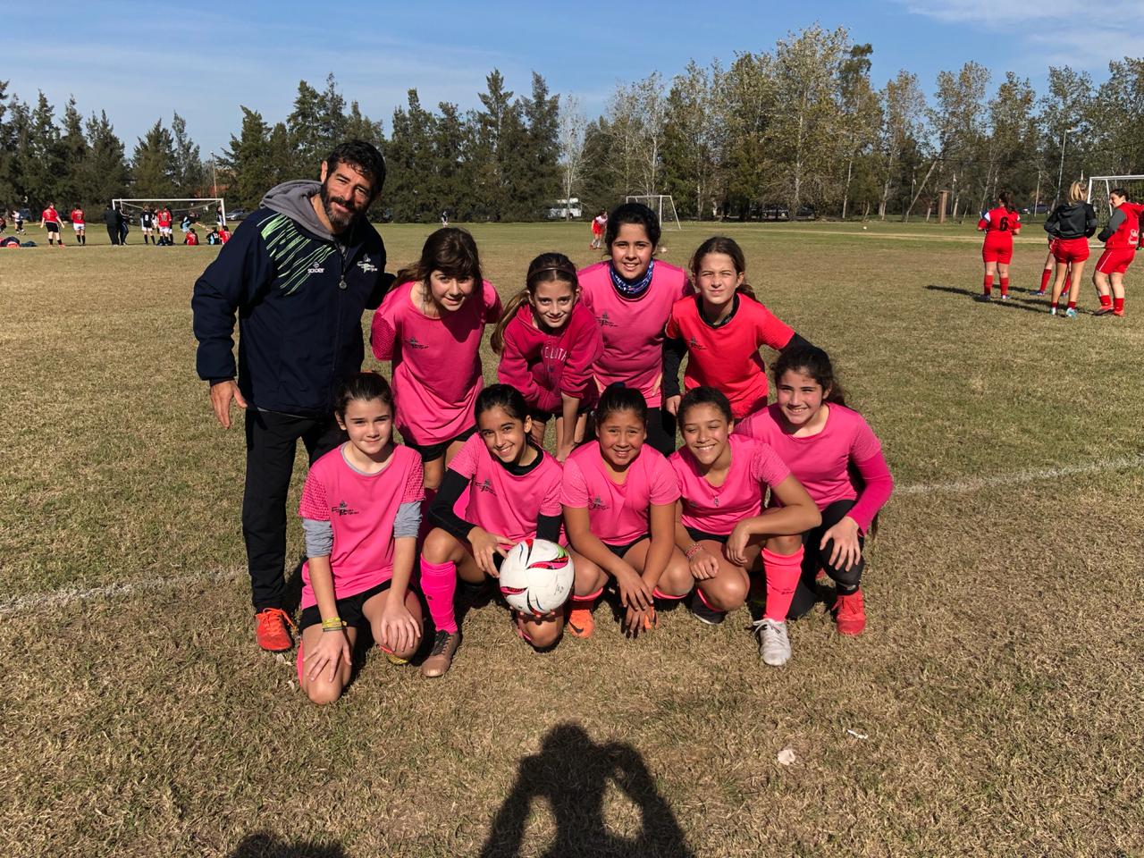 ESCUELA FEMENINA DE FUTBOL