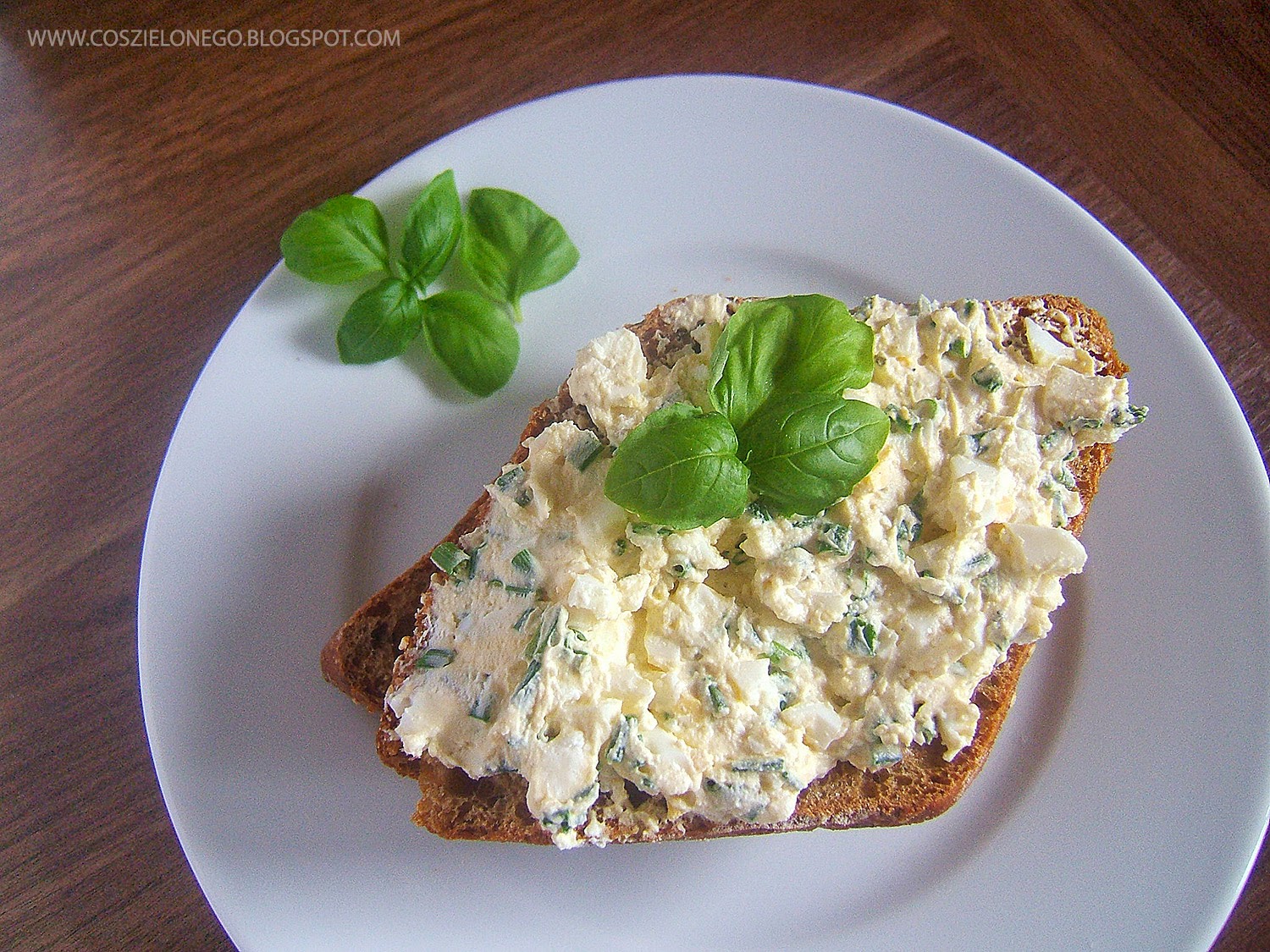 Coś zielonego coś świeżego Pasta jajeczna z fetą
