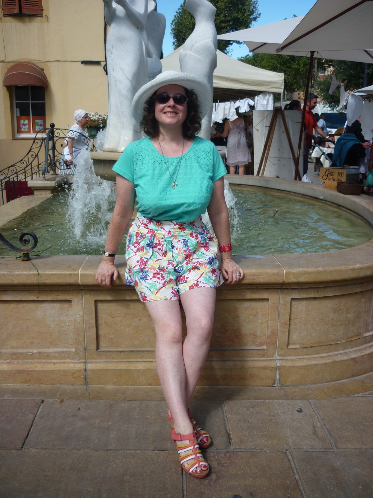 Aloha: Hawaiian Print Shorts - Petite Silver Vixen