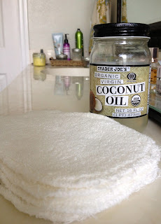 Cleaning your skin with coconut oil