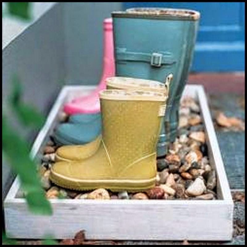 Dollar Store Crafter Boot Tray
