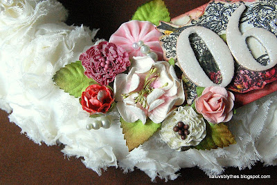 organised clutter: A Not-So Christmas-y Wreath