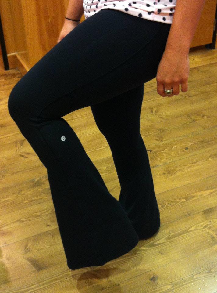 Lululemon Addict Ebb and Flow Crops Are Restocked and More Photos of the Latest