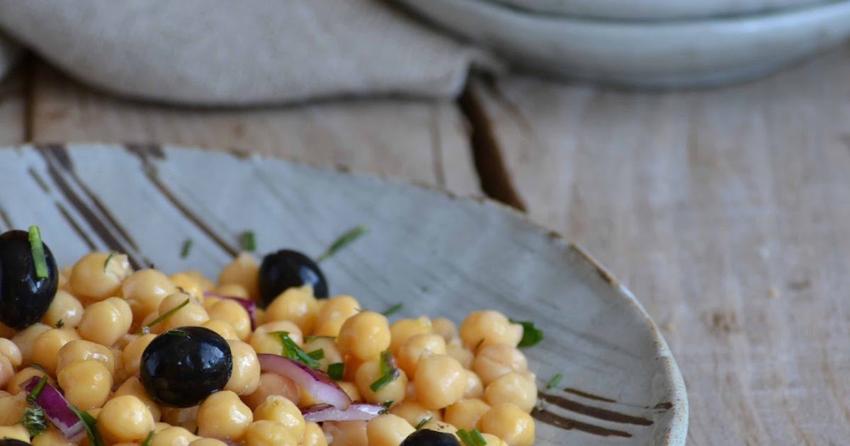 Chickpeas salad (Ensalada de garbanzos)