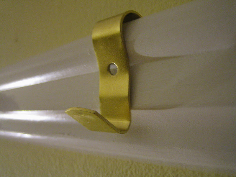 Shore Side Farm House Picture Rail Molding, hang paintings