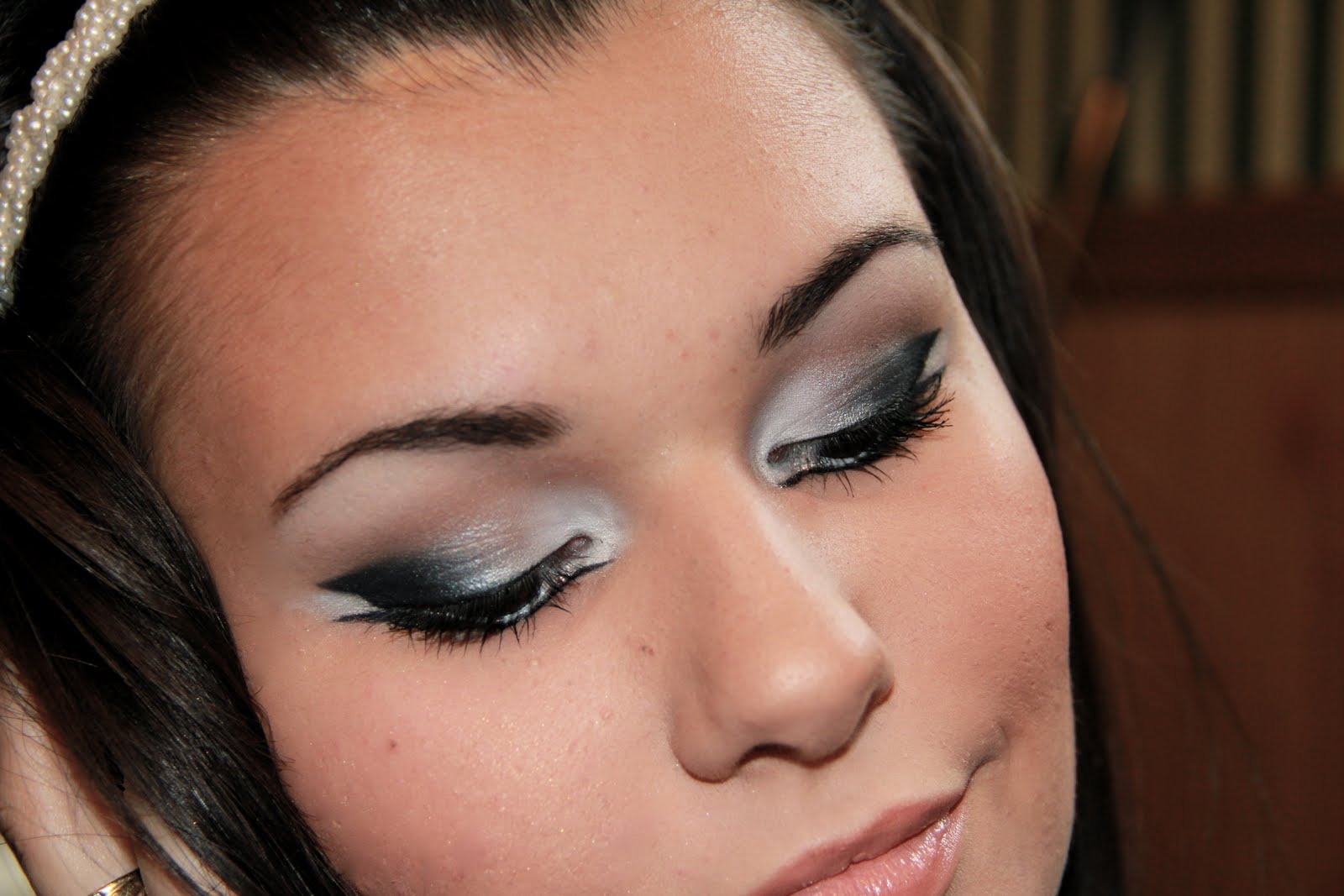 Cat Eye Makeup: Getting the Perfect Makeup - Dogalize