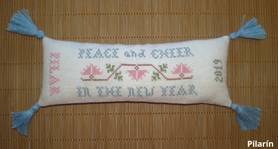 Homespun Elegance - Peace and Cheer