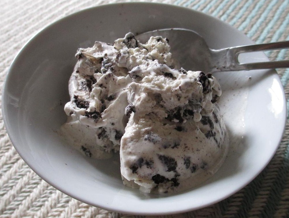 FOODSTUFF FINDS: Oreo Ice Cream (Waitrose) By @cinabar
