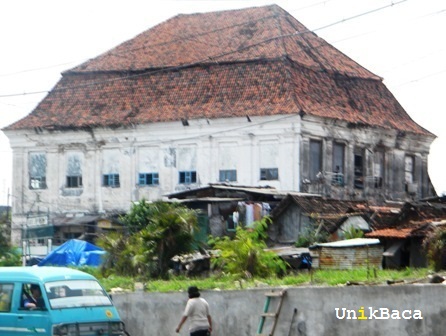 Rumah Setan Surabaya