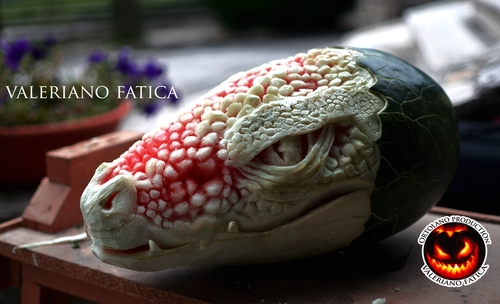09-Watermelon-Carving-Valeriano-Fatica-Ortolano-Production-Food-Art-Sculptures-Carved-Fruit-Vegetables-www-designstack-co