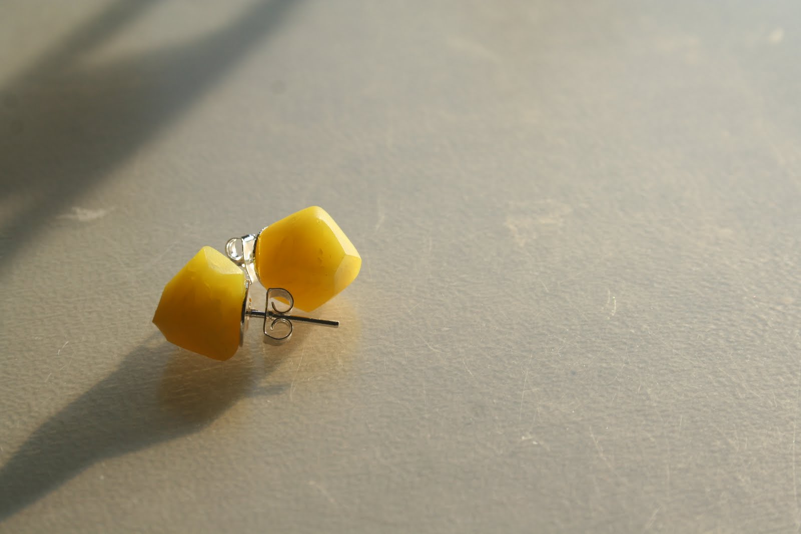 heodeza Faceted earrings