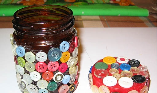 Frascos de vidrio decorados con botones ~ Solountip.com