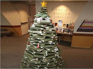 Dai libri nascono gli alberi di Natale