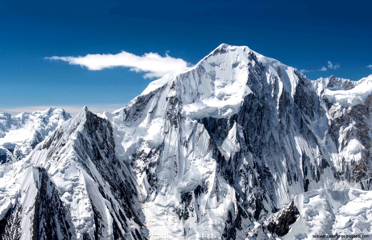 1680x1050 Mountaintops winter Wallpaper 1680x1050 Mountaintops winter Wallpaper