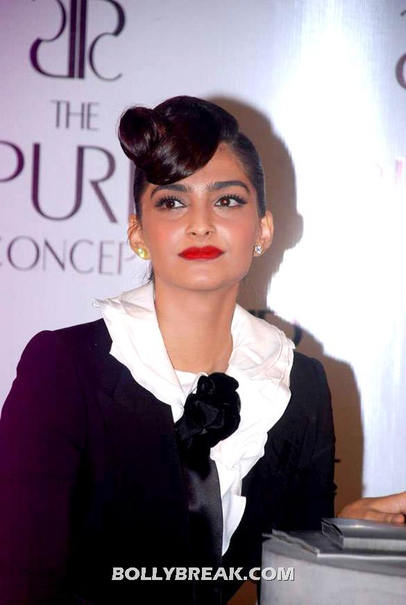 Sonam Kapoor close up - (3) -  Fashion Diva Sonam Kapoor at Pure Concept Launch