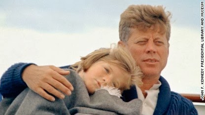 KENNEDY E FILHINHA.