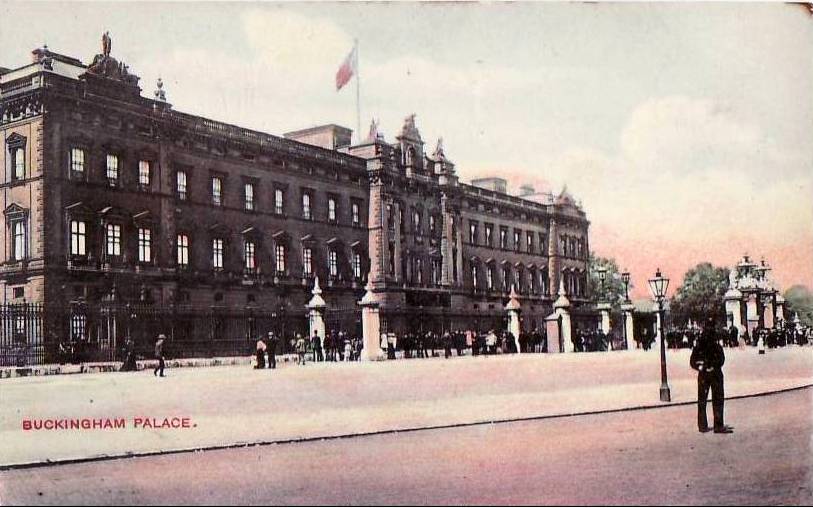 BUILDING STOREYS Buckingham Palace Finding Its Own Style and Place