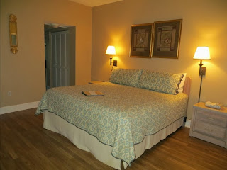 Harbor 26 - Romantic Waterfront Condo - Just 2 Miles from St. Francis Inn 3 H26+092013+bedroom St. Francis Inn St. Augustine Bed and Breakfast