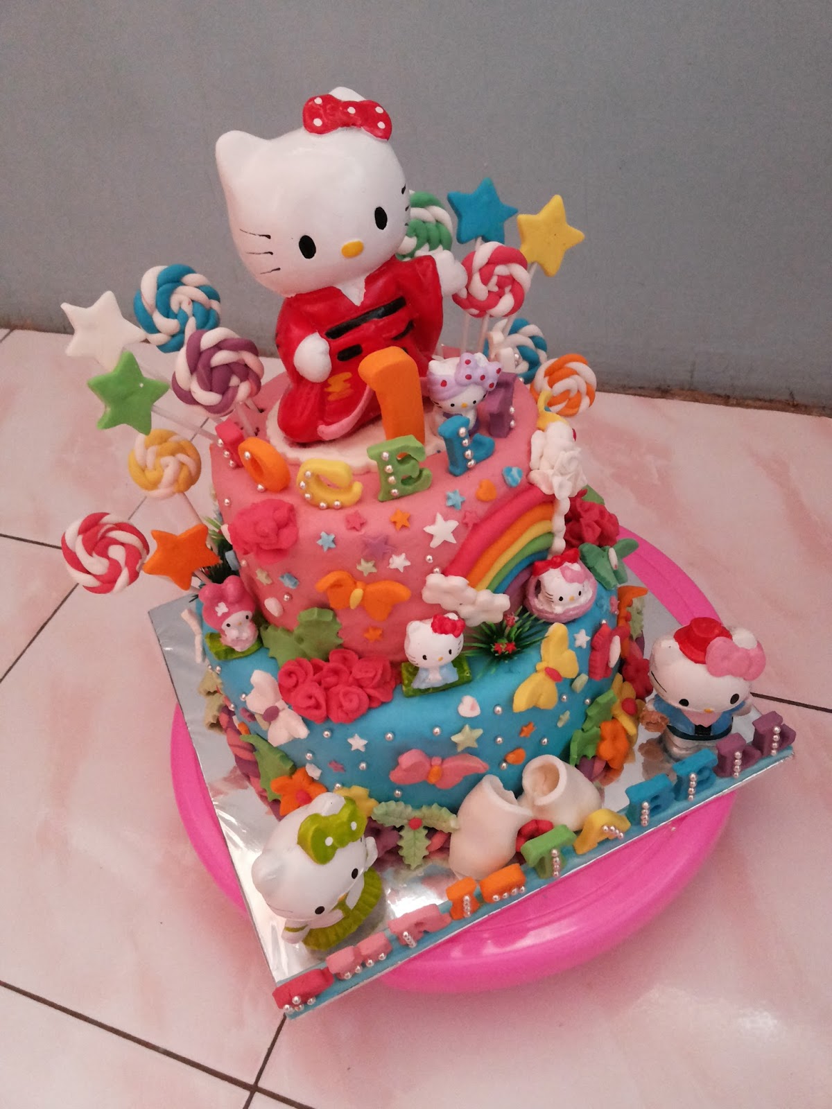 SAGITARIUS CAKE SHOP KUE ULANG TAHUN HELLO KITTY 2 TINGKAT