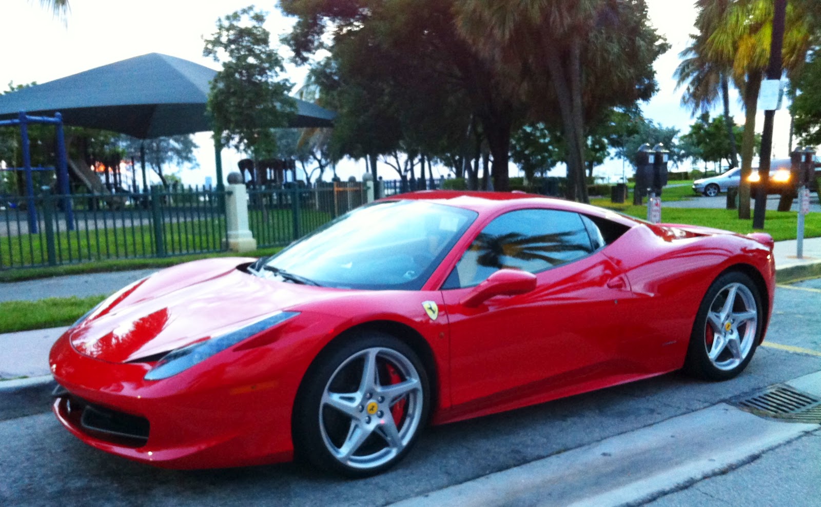 Р¦РІРµС‚ Ferrari Red