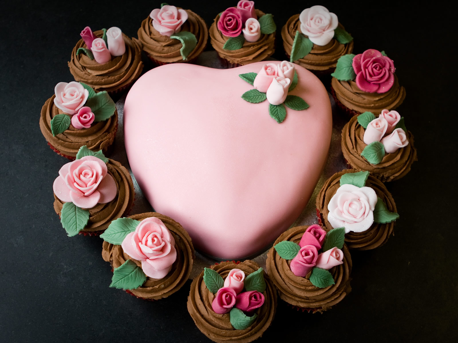 Android Phones Wallpapers: Android Wallpaper Heart Shaped Cake
