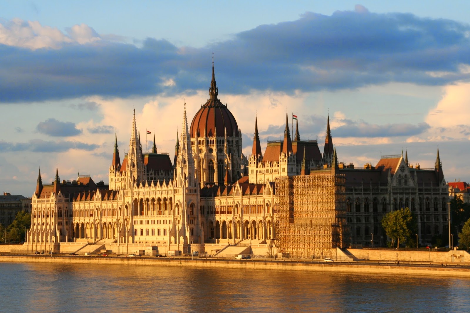 Den ungarske parlamentsbygning, Budapest Den ungarske parlamentsbygning, Budapest