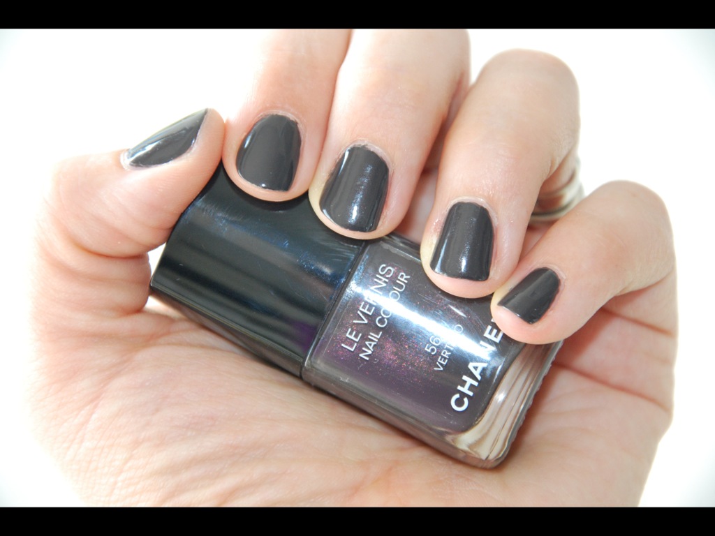 Schone Nagellacke Chanel Vertigo 563