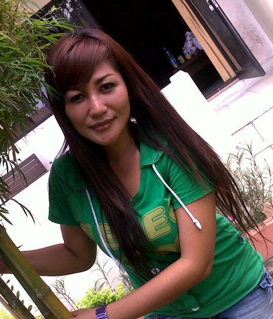 Kumpulan Foto ABG: Tante Lisa menggairahkan