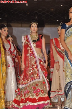 jiah Khan looking stunning in a red dress and gold jewelery jiah Khan looking stunning in a red dress and gold jewelery - Jiah Khan Ramp Walk at Indian Fashion Street 2012