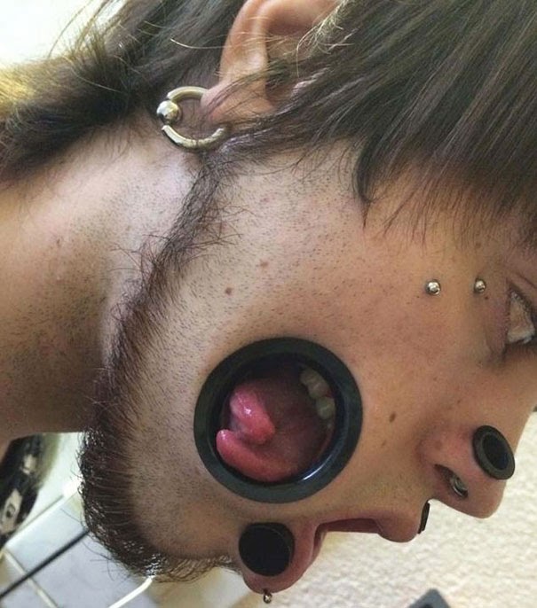 Seni Body Piercing Ekstrim img