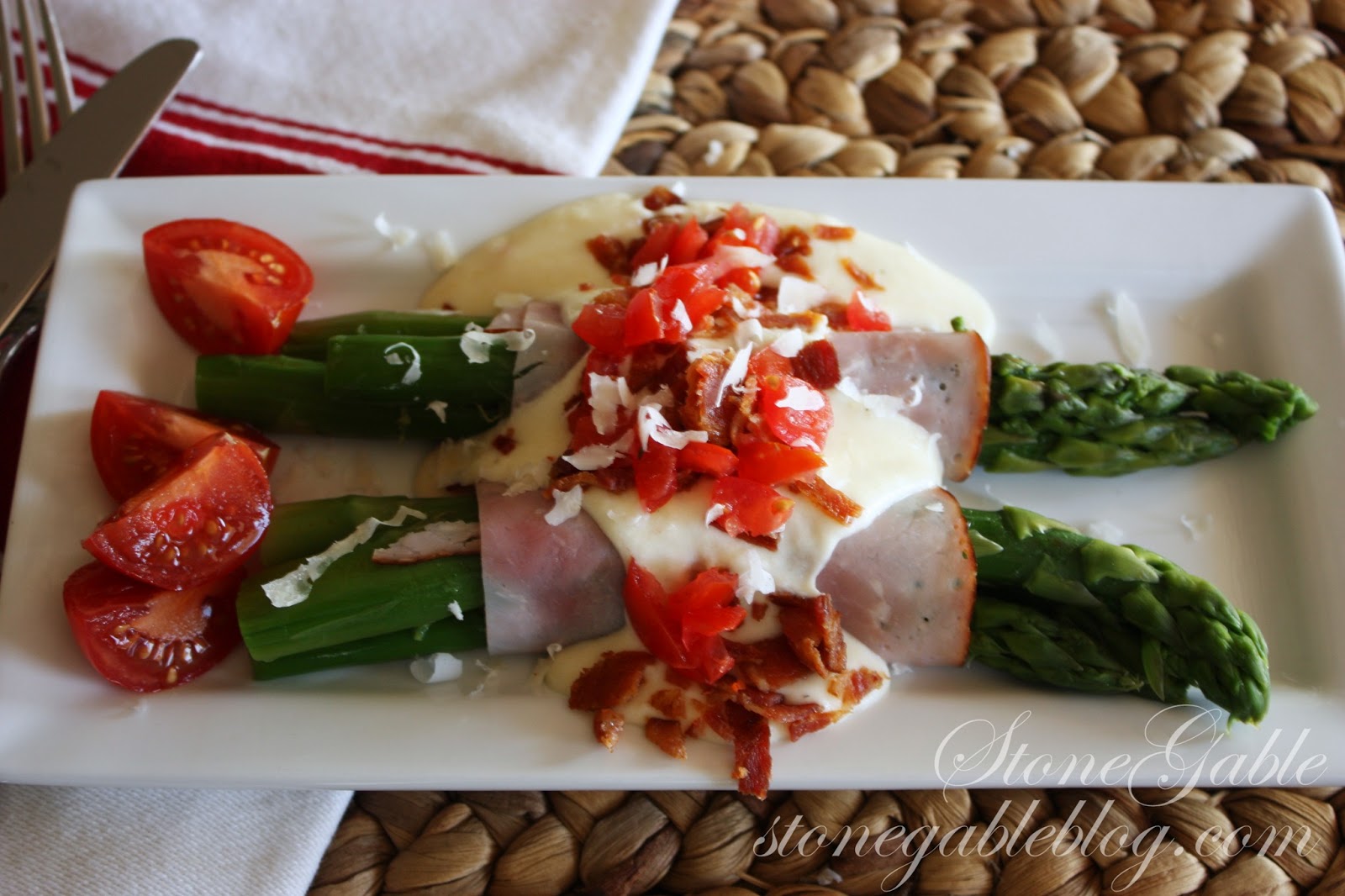 ASPARAGUS ROLLUPS WITH CHEESE SAUCE StoneGable