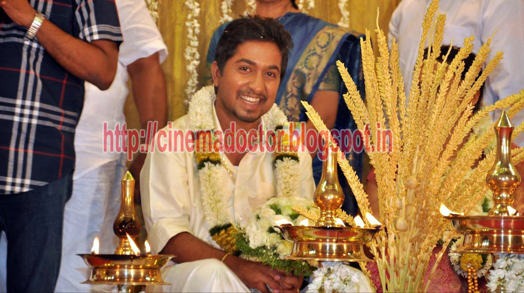 actor vineeth sreenivasan wedding photos cinema doctor vineeth sreenivasan wedding exclusive photo actor vineeth sreenivasan wedding photos cinema doctor vineeth sreenivasan wedding exclusive photo