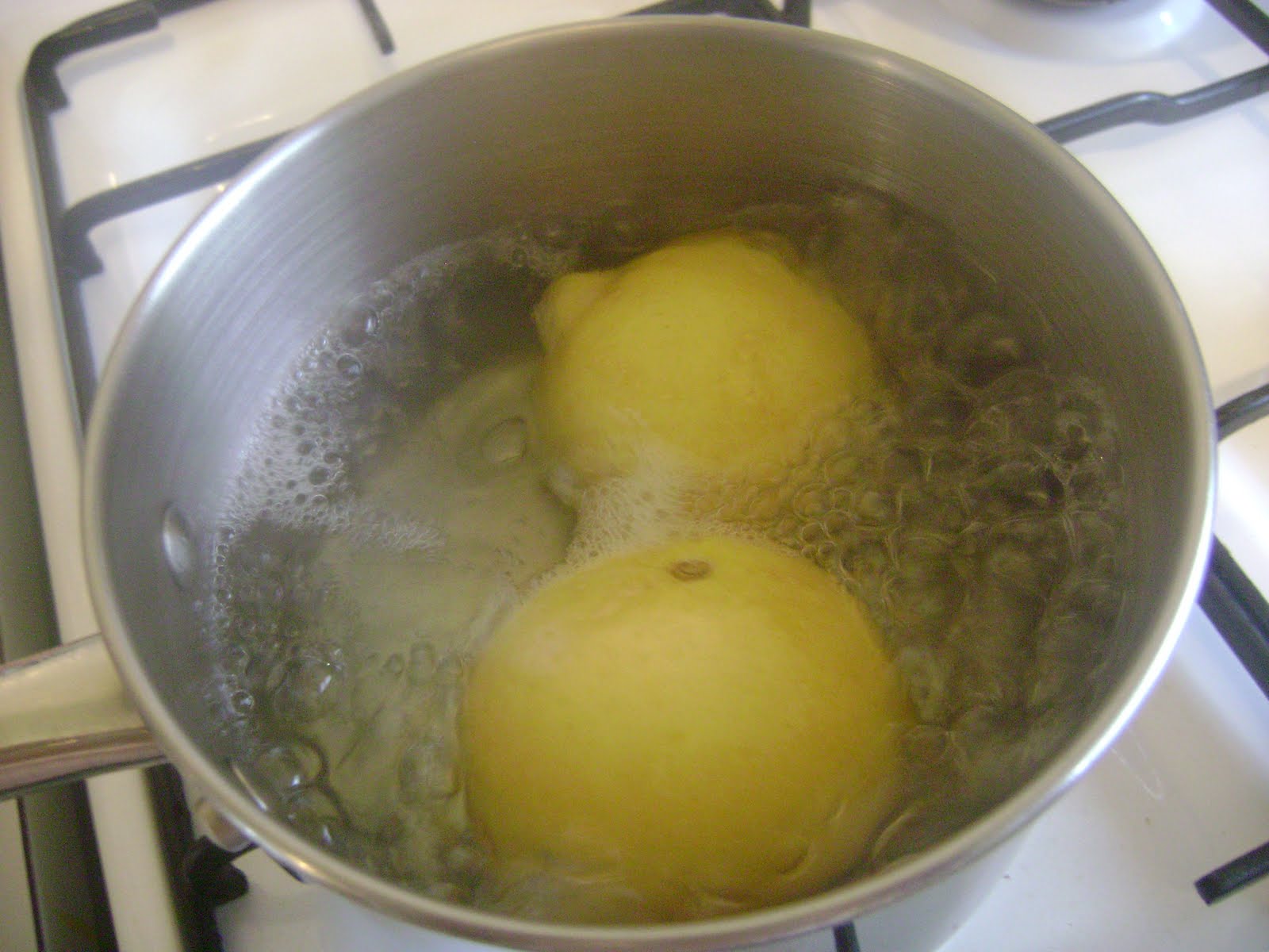 As sweet as cinnamon Boiled Lemon Cake.