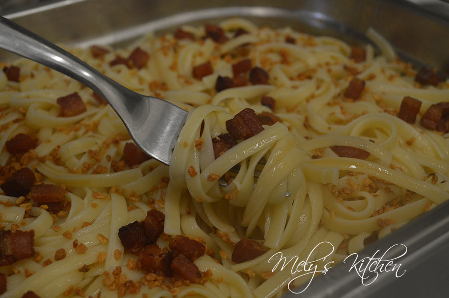 Mely's kitchen Linguine with Garlic and Bacon