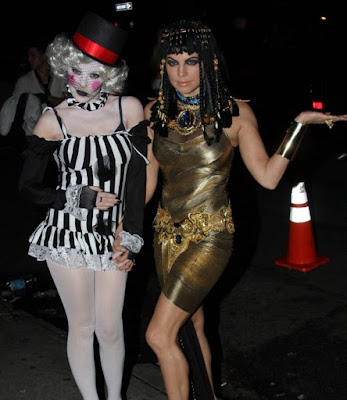 Fergie from the Black Eyed Peas dressed as Cleopatra for Halloween