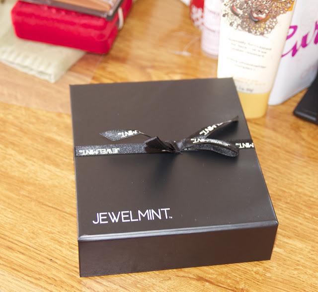 JewelMint Shopping Review Online Costume Jewelry store thedocndiva