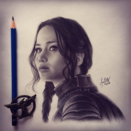 07-Jennifer-Lawrence-Katniss-Everdeen-thg-André-Manguba-Celebrities-Drawn-and-Colored-in-with-Pencils-www-designstack-co