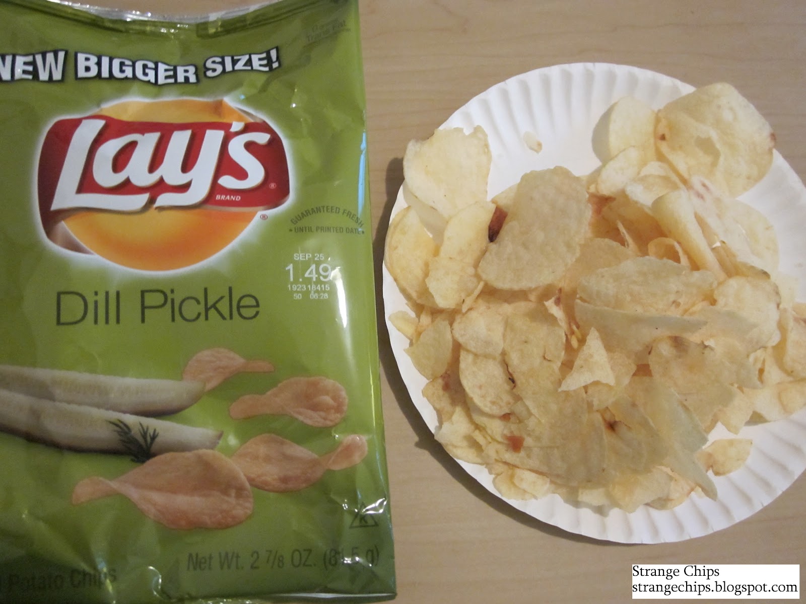 Strange Chips Lay's Dill Pickle