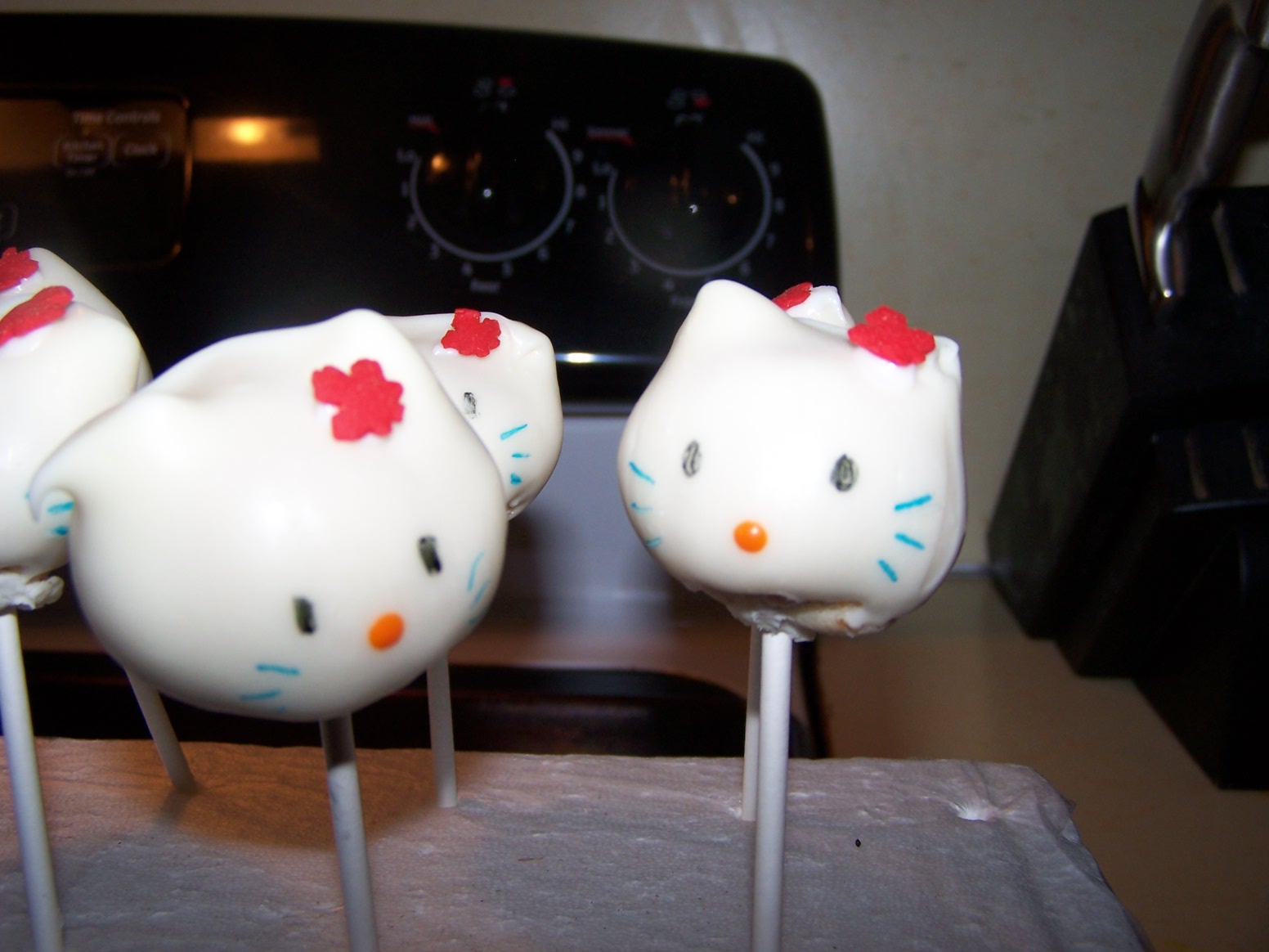 Hello Kitty Pop Cakes For Wedding Souvenirs Food and Drink