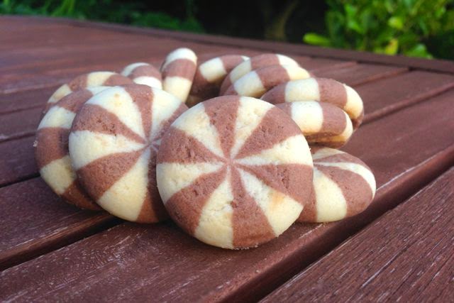VEGANOO Vegan Reviews Review Eti Tutku Mosaic Biscuits