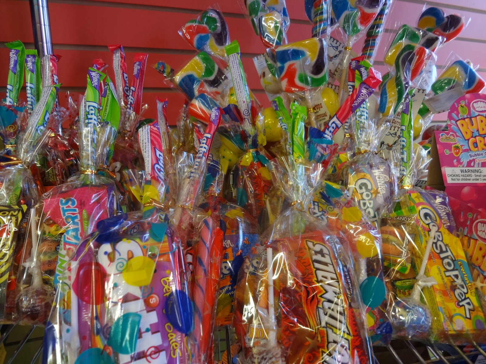 loot+bags.JPG 1,600×1,200 pixels Candy gift baskets, Online candy