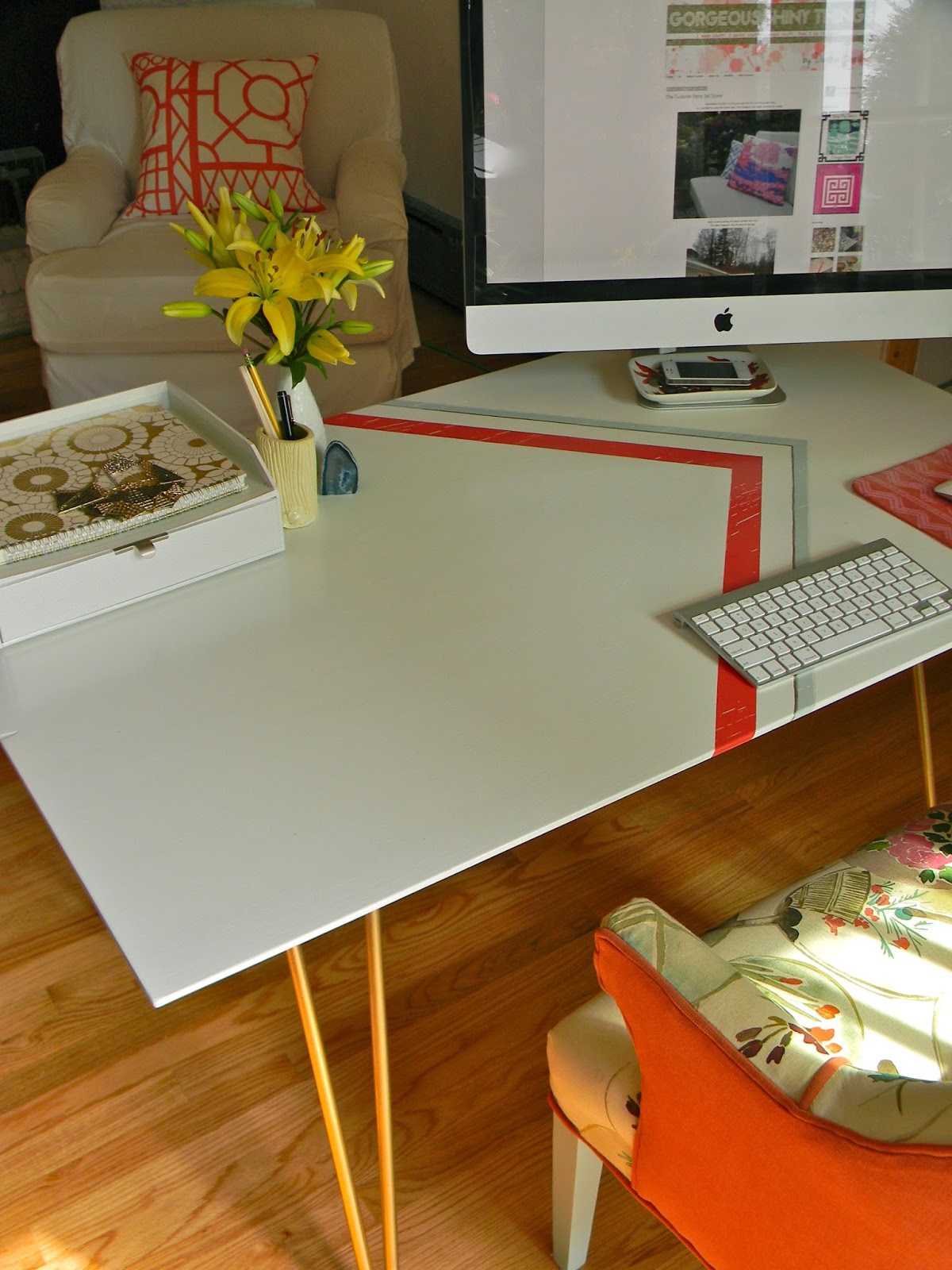 SHINY THINGS My Desk